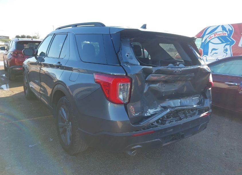 Photo 3 of 2022 Ford Explorer XLT (VIN 1FMSK7DHXNGB95224)