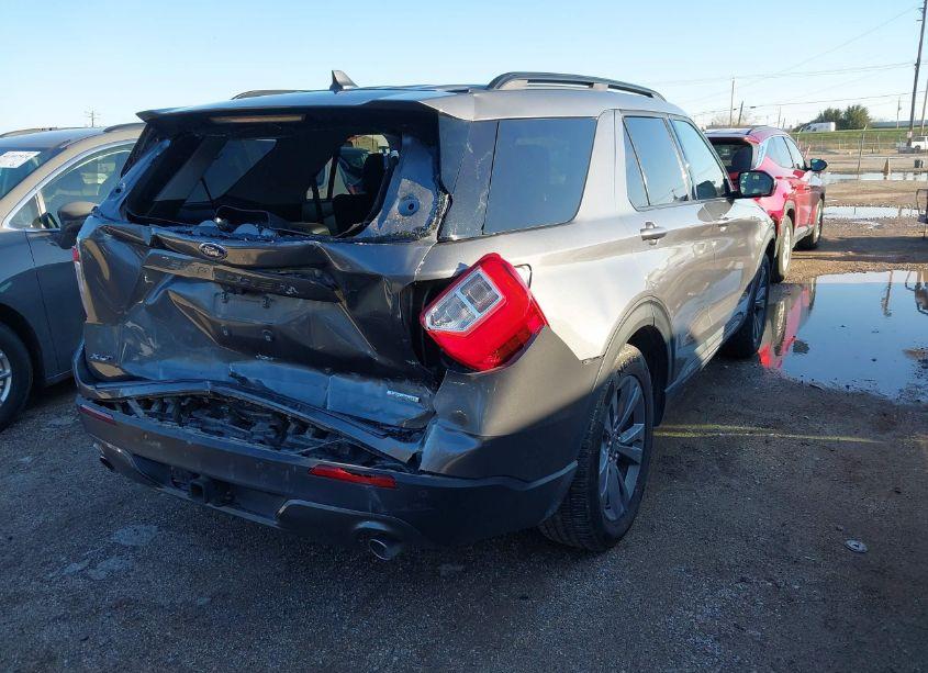 Photo 4 of 2022 Ford Explorer XLT (VIN 1FMSK7DHXNGB95224)