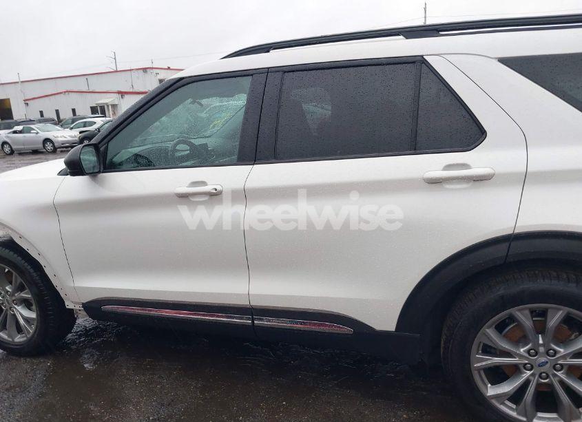 Photo 14 of 2022 Ford Explorer XLT (VIN 1FMSK7DHXNGC13513)