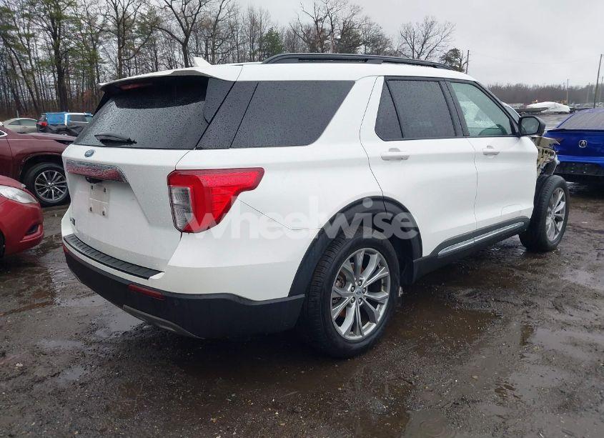 Photo 4 of 2022 Ford Explorer XLT (VIN 1FMSK7DHXNGC13513)