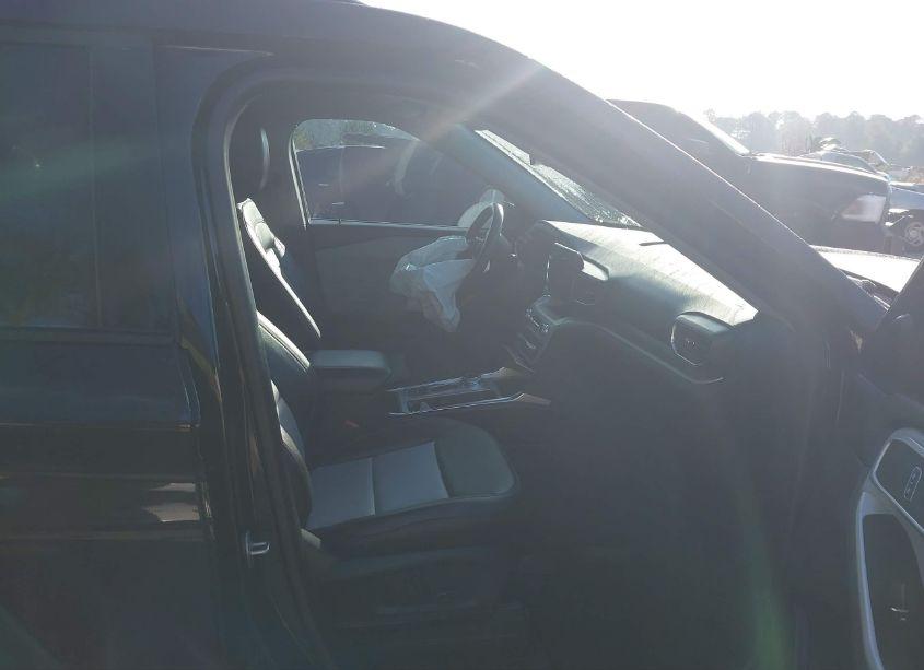 Photo 5 of 2022 Ford Explorer XLT (VIN 1FMSK7DHXNGC46186)