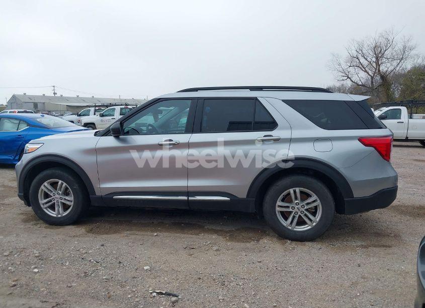 Photo 14 of 2023 Ford Explorer XLT (VIN 1FMSK7DHXPGA23360)