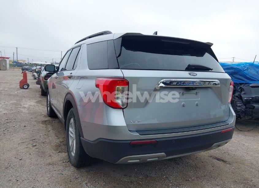 Photo 3 of 2023 Ford Explorer XLT (VIN 1FMSK7DHXPGA23360)