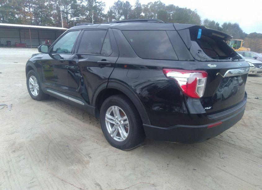 Photo 3 of 2023 Ford Explorer XLT (VIN 1FMSK7DHXPGA38828)