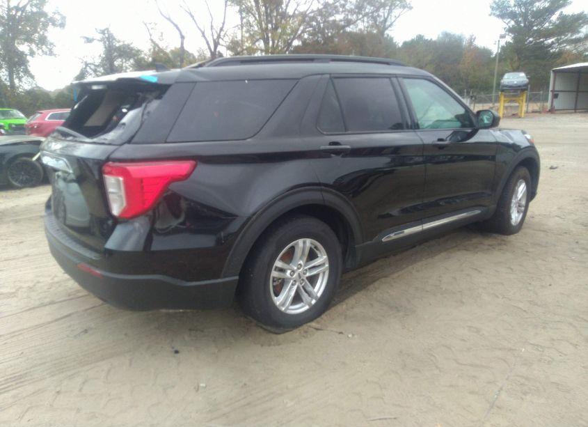 Photo 4 of 2023 Ford Explorer XLT (VIN 1FMSK7DHXPGA38828)