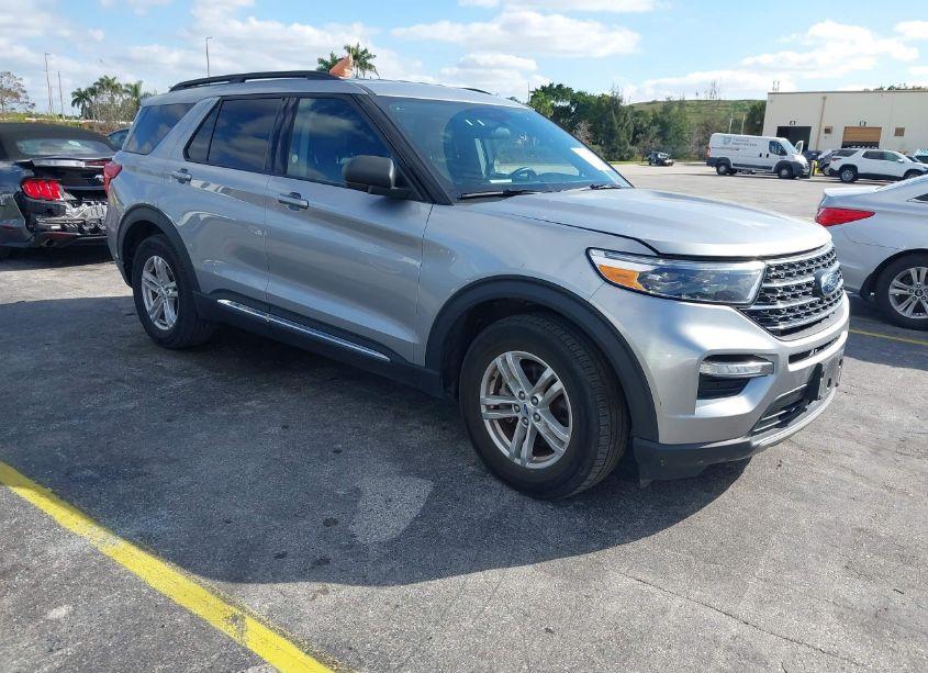 2023 Ford Explorer XLT (VIN 1FMSK7DHXPGB18484) main photo