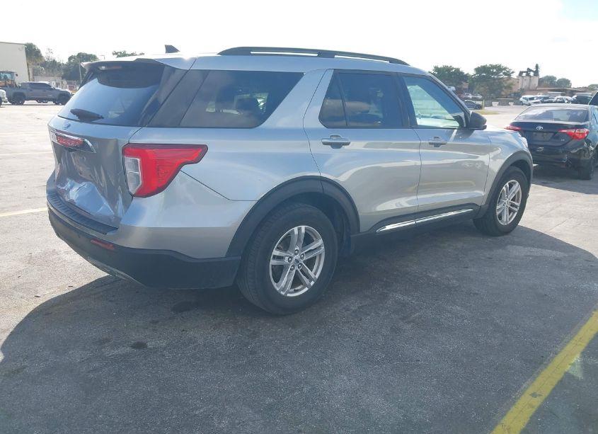 Photo 4 of 2023 Ford Explorer XLT (VIN 1FMSK7DHXPGB18484)