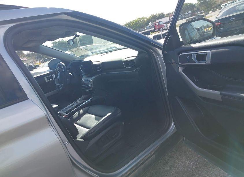 Photo 5 of 2023 Ford Explorer XLT (VIN 1FMSK7DHXPGB18484)