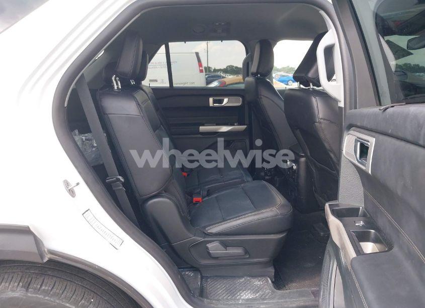 Photo 8 of 2023 Ford Explorer LIMITED (VIN 1FMSK7FH2PGB17892)