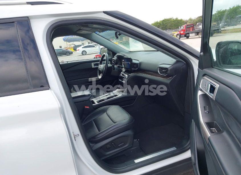 Photo 5 of 2023 Ford Explorer LIMITED (VIN 1FMSK7FH3PGA57508)