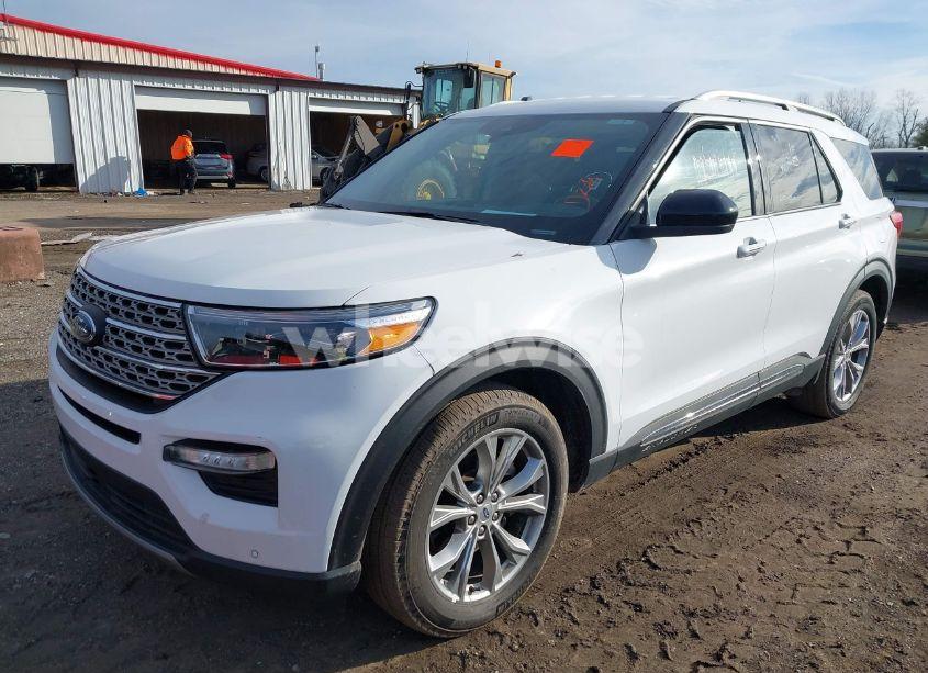 Photo 2 of 2023 Ford Explorer LIMITED (VIN 1FMSK7FH3PGB64431)