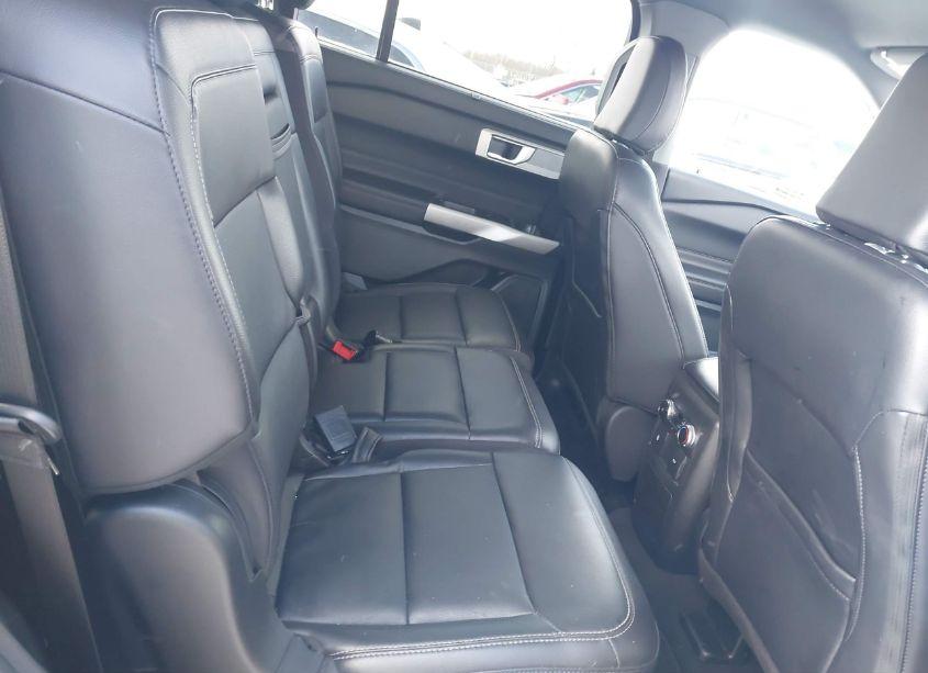 Photo 8 of 2023 Ford Explorer LIMITED (VIN 1FMSK7FH4PGB18574)