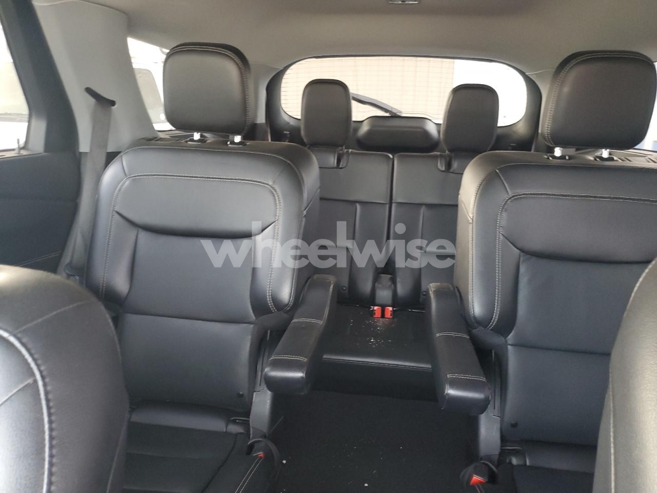 Photo 10 of 2024 FORD EXPLORER LIMITED (VIN 1FMSK7FH6RGA51043)