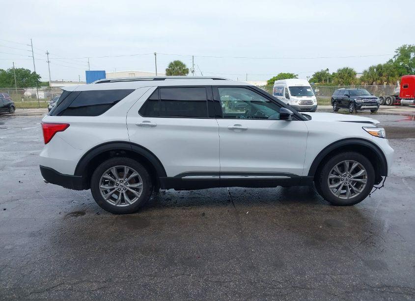 Photo 13 of 2023 Ford Explorer LIMITED (VIN 1FMSK7FHXPGB63843)