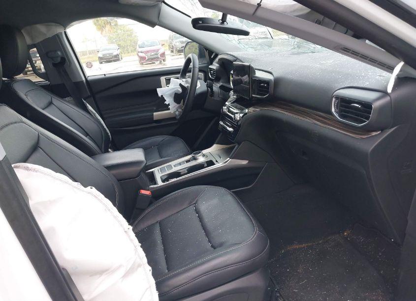 Photo 5 of 2023 Ford Explorer LIMITED (VIN 1FMSK7FHXPGB63843)