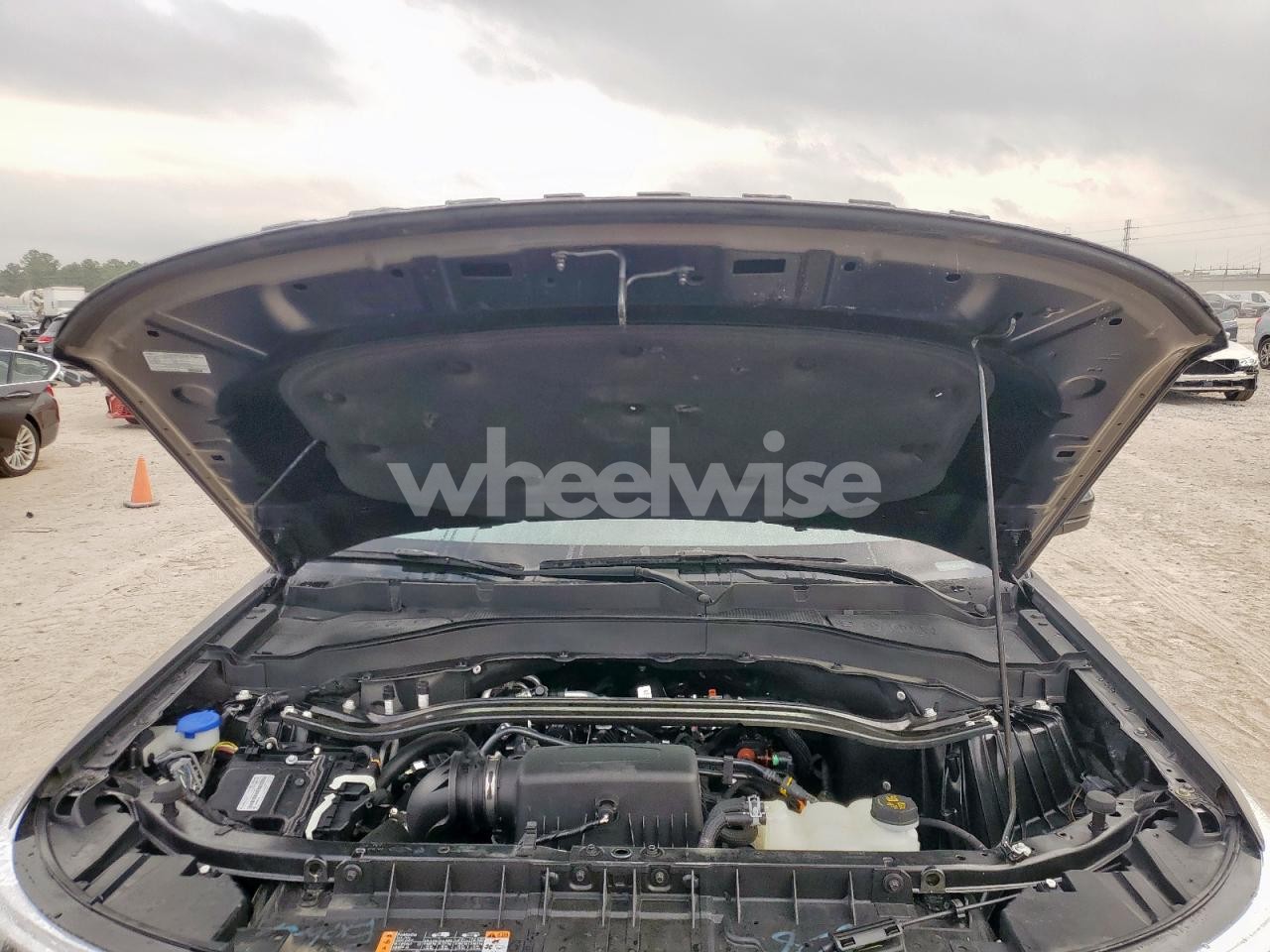 Photo 12 of 2024 FORD EXPLORER ST-LINE (VIN 1FMSK7KH2RGA72655)