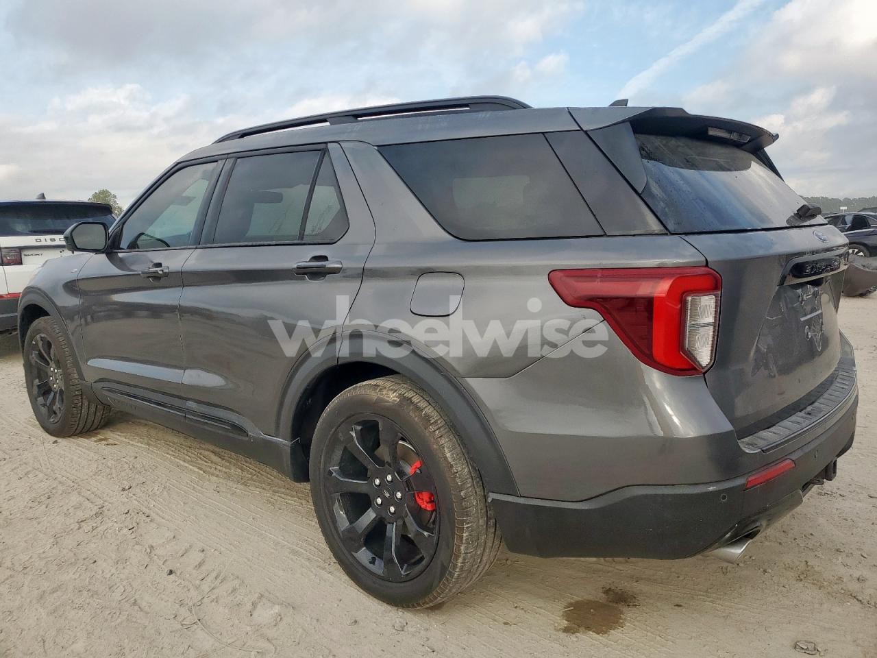 Photo 2 of 2024 FORD EXPLORER ST-LINE (VIN 1FMSK7KH2RGA72655)