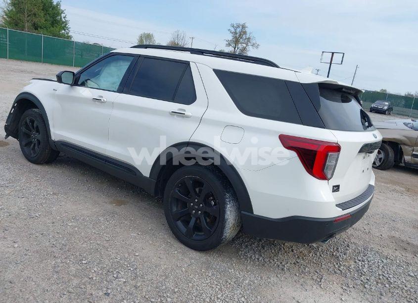 Photo 3 of 2023 Ford Explorer ST-LINE (VIN 1FMSK7KH4PGA01664)