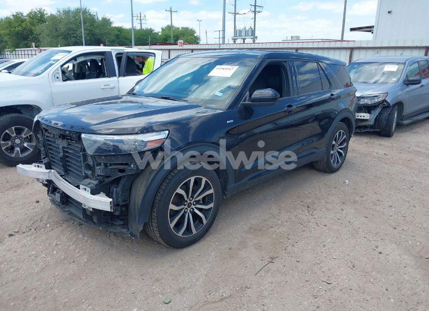 Photo 2 of 2022 Ford Explorer ST-LINE (VIN 1FMSK7KH7NGB05501)