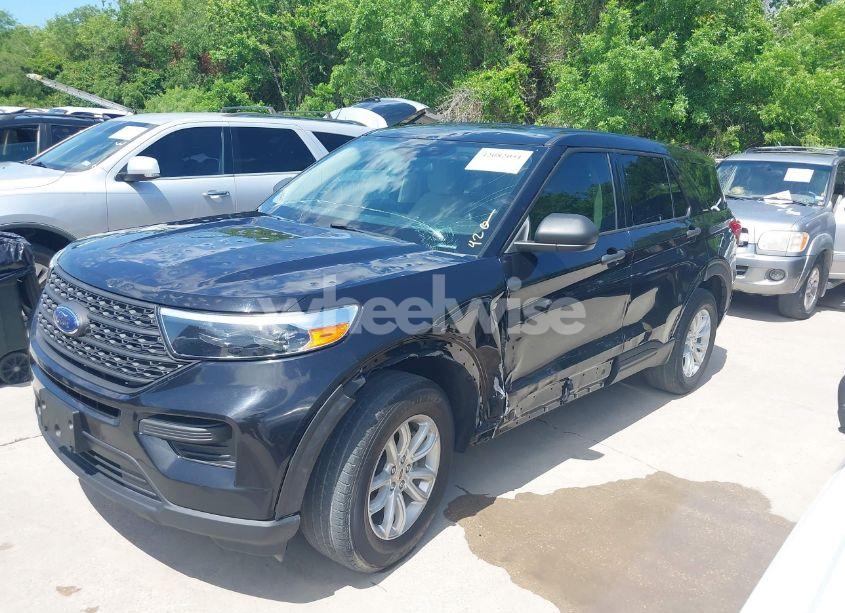 Photo 2 of 2021 Ford Explorer (VIN 1FMSK8BH0MGA04305)