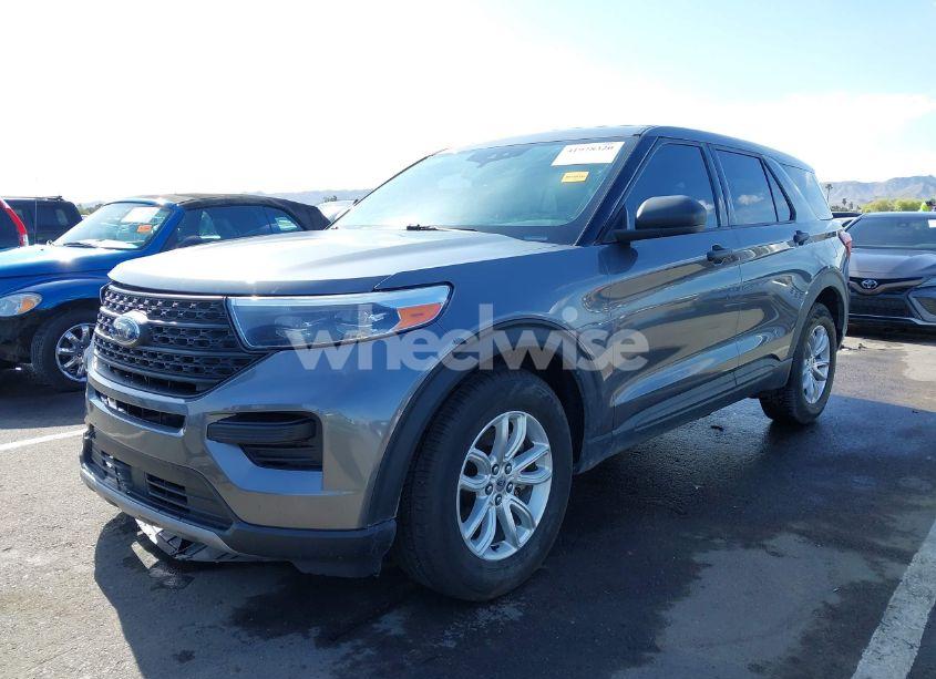 Photo 2 of 2021 Ford Explorer (VIN 1FMSK8BH8MGA30862)