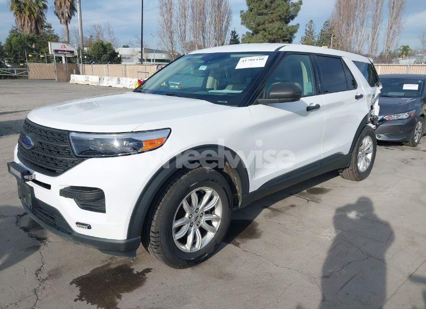 Photo 2 of 2021 Ford Explorer (VIN 1FMSK8BH8MGA44034)