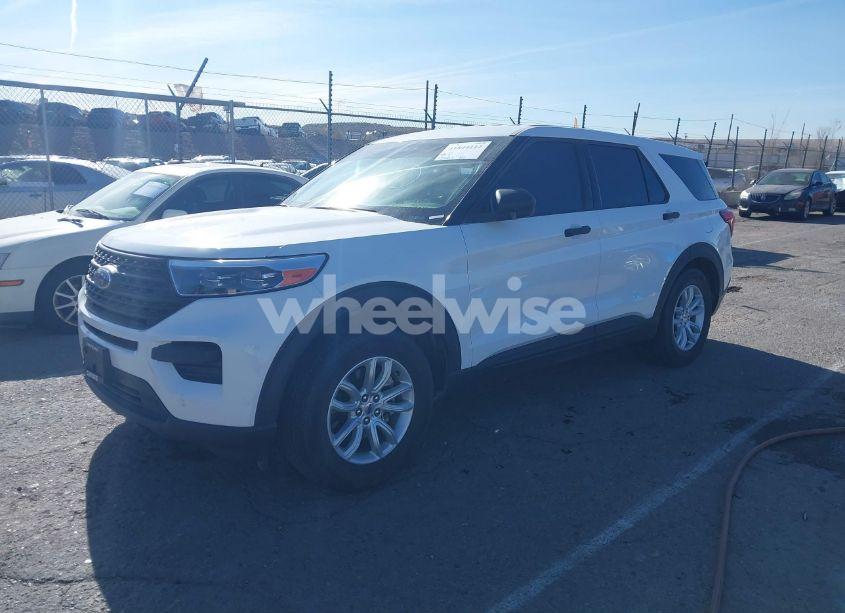 Photo 2 of 2021 Ford Explorer (VIN 1FMSK8BH8MGB54727)