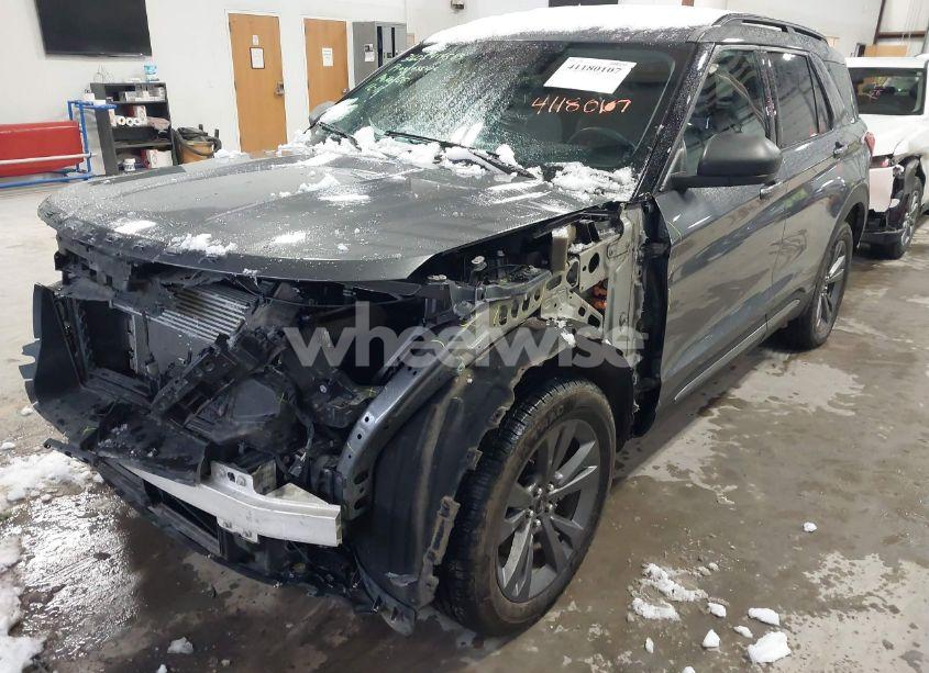 Photo 2 of 2021 Ford Explorer XLT (VIN 1FMSK8DH0MGA59852)