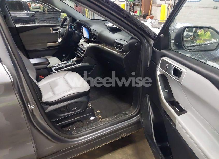 Photo 5 of 2021 Ford Explorer XLT (VIN 1FMSK8DH0MGA59852)