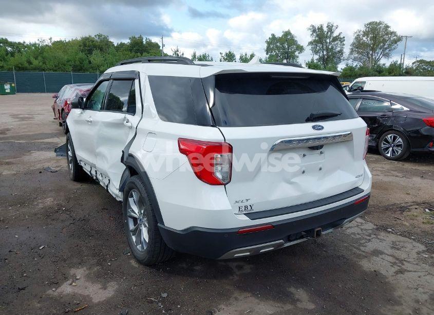 Photo 3 of 2021 Ford Explorer XLT (VIN 1FMSK8DH0MGB20536)