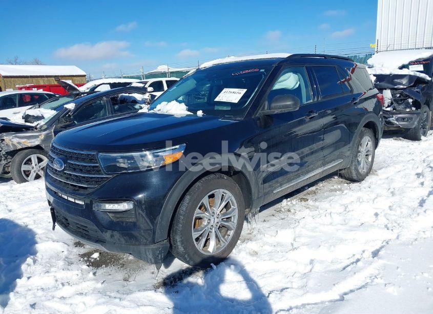 Photo 2 of 2021 Ford Explorer XLT (VIN 1FMSK8DH0MGB94247)