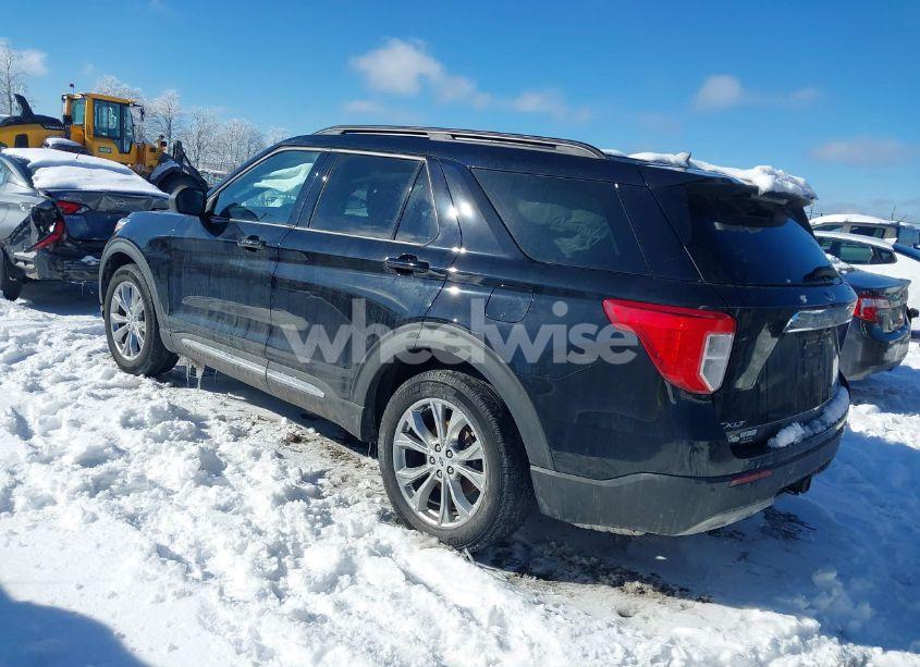 Photo 3 of 2021 Ford Explorer XLT (VIN 1FMSK8DH0MGB94247)