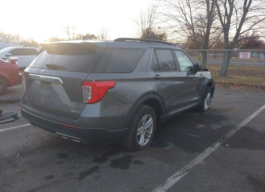 Photo 4 of 2021 Ford Explorer XLT (VIN 1FMSK8DH0MGC17199)