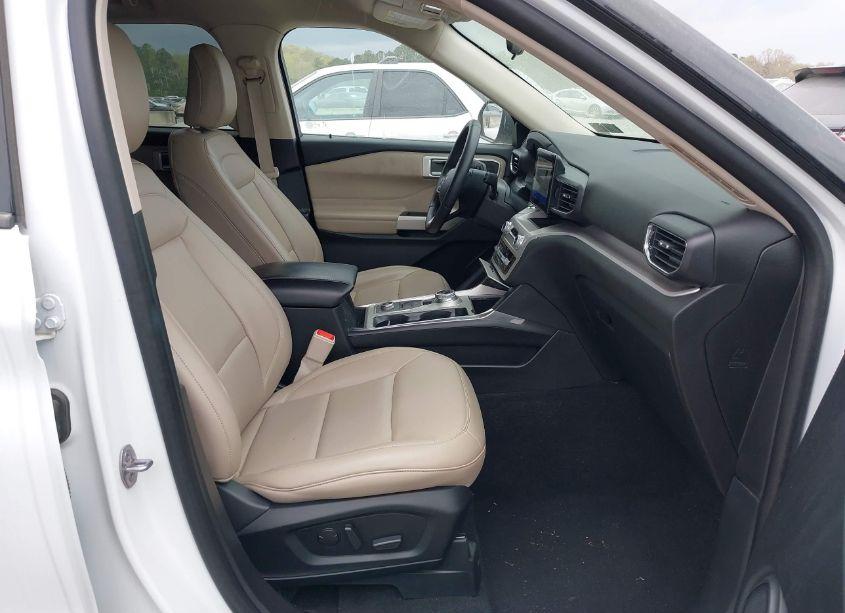 Photo 5 of 2023 Ford Explorer XLT (VIN 1FMSK8DH0PGA55949)