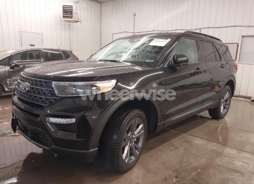 Photo 2 of 2023 Ford Explorer XLT (VIN 1FMSK8DH0PGA75229)