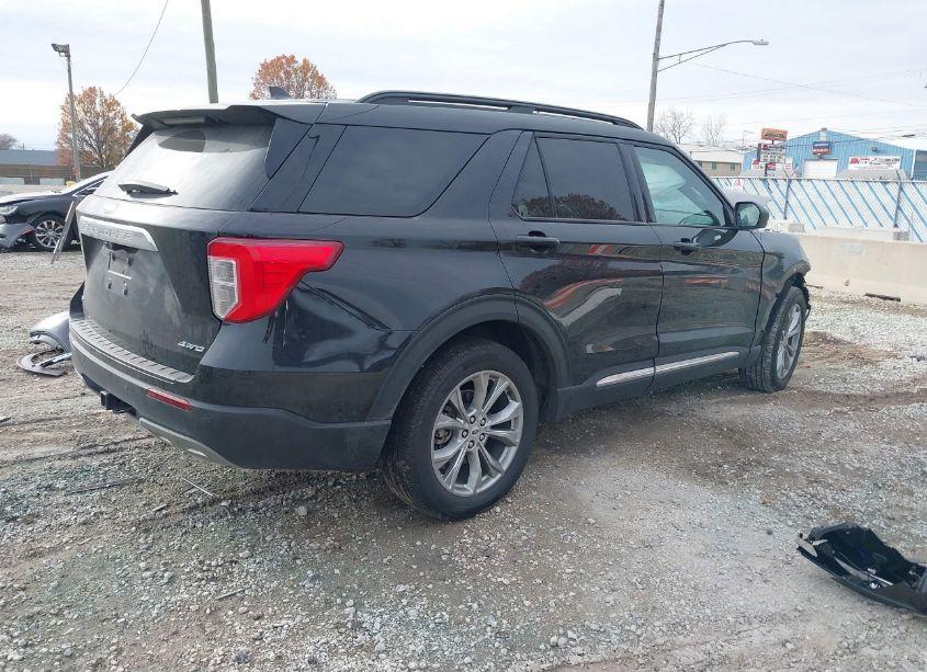 Photo 4 of 2023 Ford Explorer XLT (VIN 1FMSK8DH0PGC11553)