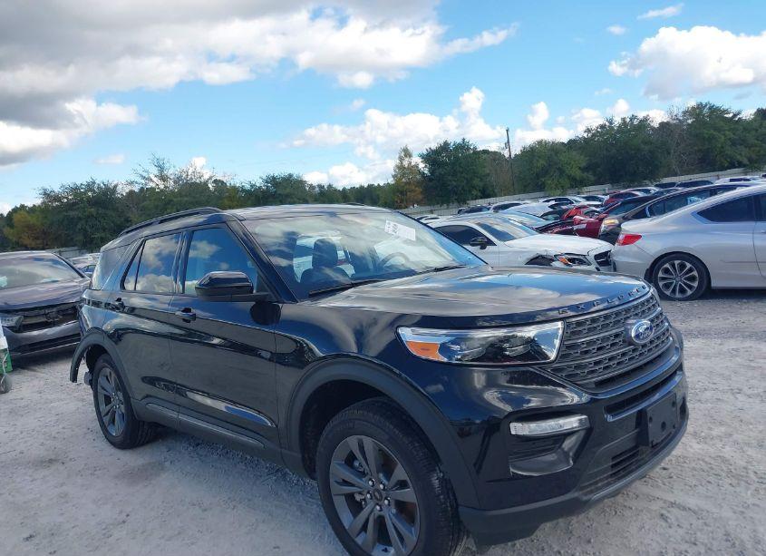 2024 Ford Explorer XLT (VIN 1FMSK8DH0RGA65920) main photo