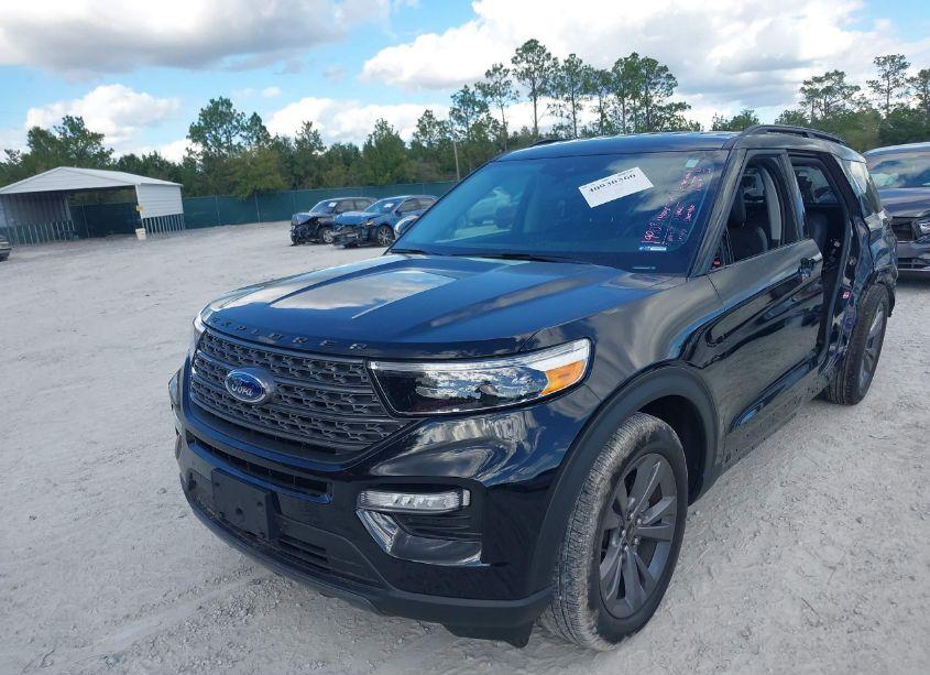 Photo 2 of 2024 Ford Explorer XLT (VIN 1FMSK8DH0RGA65920)