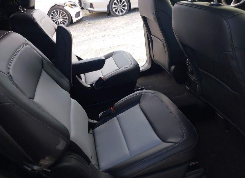 Photo 8 of 2024 Ford Explorer XLT (VIN 1FMSK8DH0RGA65920)