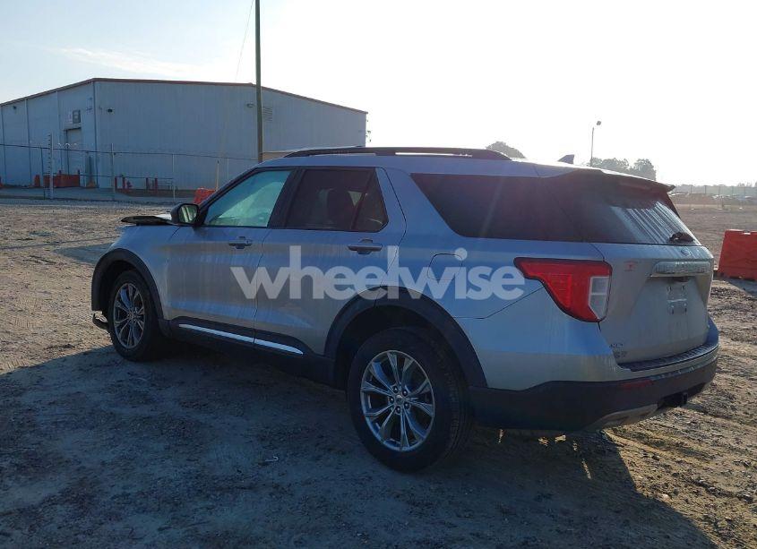 Photo 3 of 2020 Ford Explorer XLT (VIN 1FMSK8DH1LGA56134)