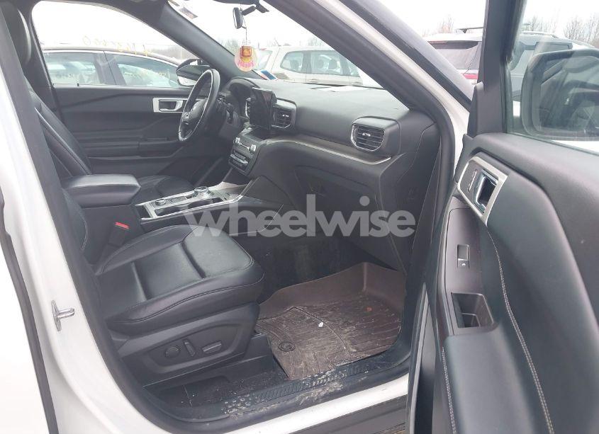 Photo 5 of 2020 Ford Explorer XLT (VIN 1FMSK8DH1LGB38106)