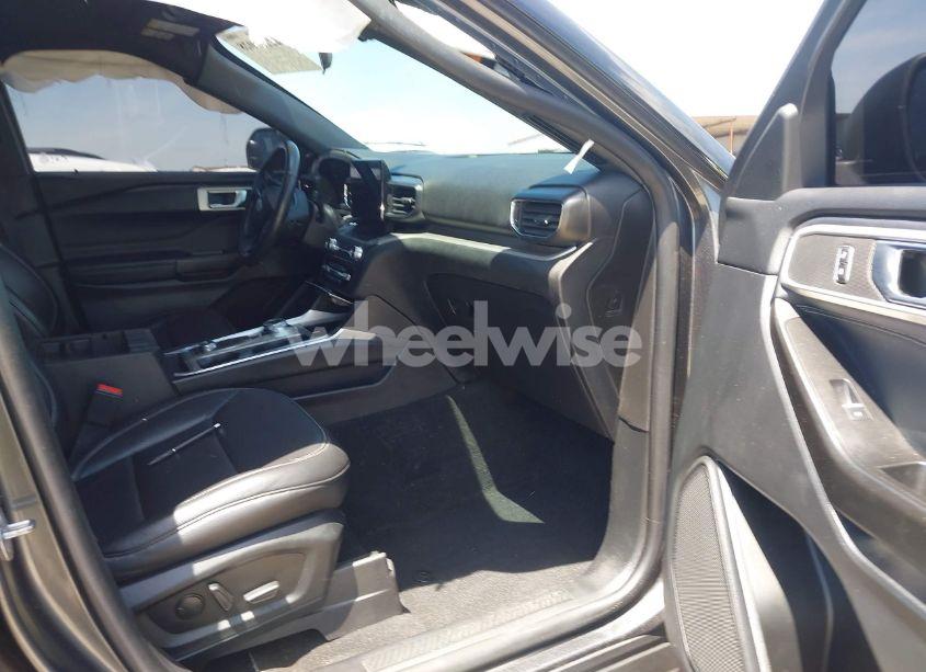 Photo 5 of 2020 Ford Explorer XLT (VIN 1FMSK8DH1LGB70294)