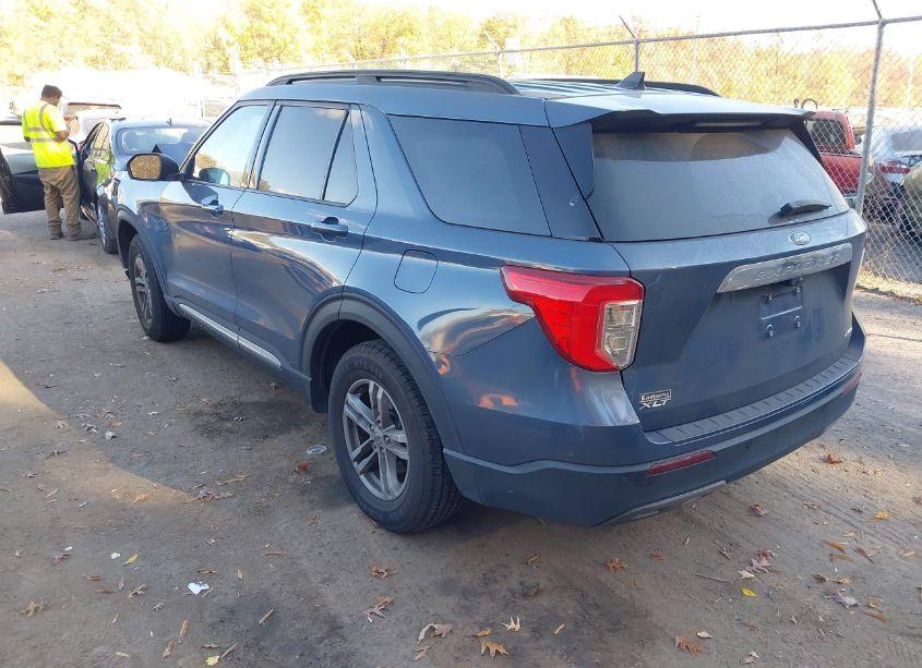 Photo 3 of 2021 Ford Explorer XLT (VIN 1FMSK8DH1MGA01331)