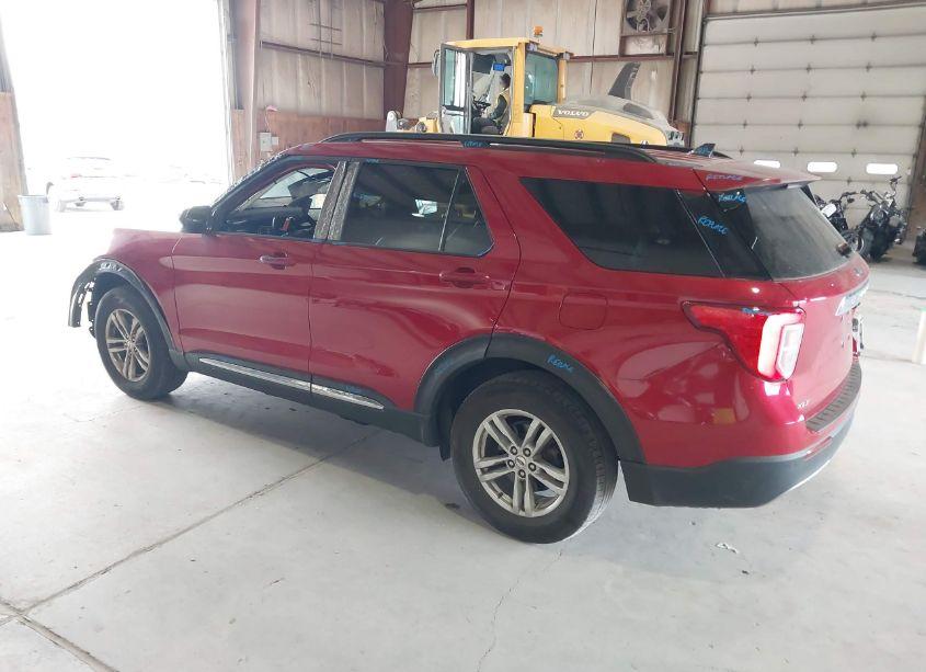 Photo 3 of 2021 Ford Explorer XLT (VIN 1FMSK8DH1MGB27379)