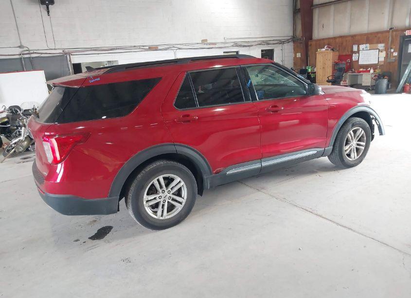 Photo 4 of 2021 Ford Explorer XLT (VIN 1FMSK8DH1MGB27379)