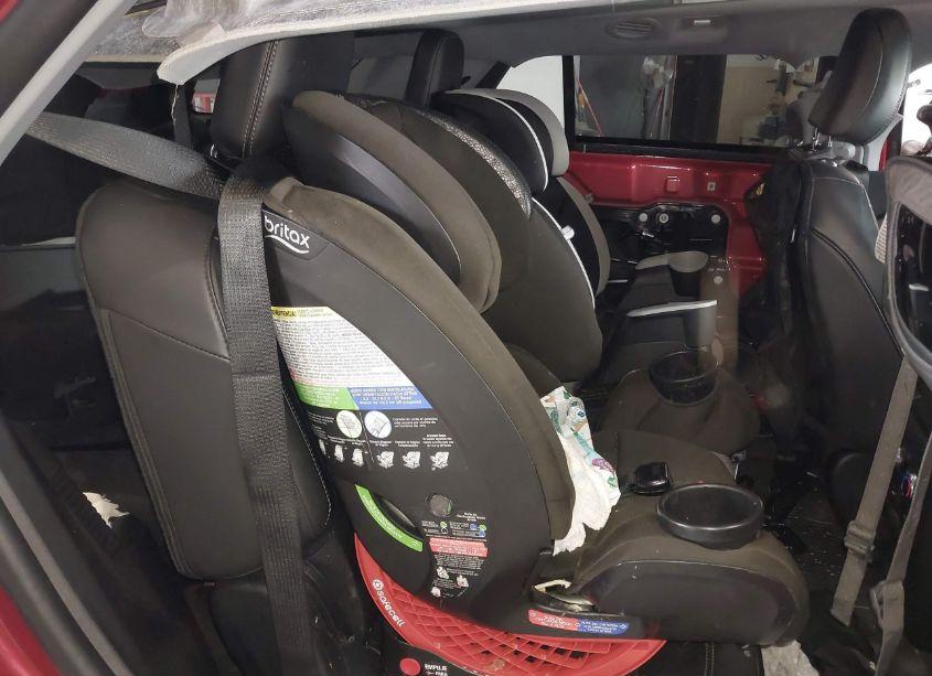 Photo 8 of 2021 Ford Explorer XLT (VIN 1FMSK8DH1MGB27379)