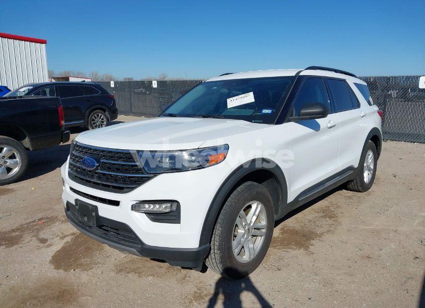 Photo 2 of 2021 Ford Explorer XLT (VIN 1FMSK8DH1MGB38673)