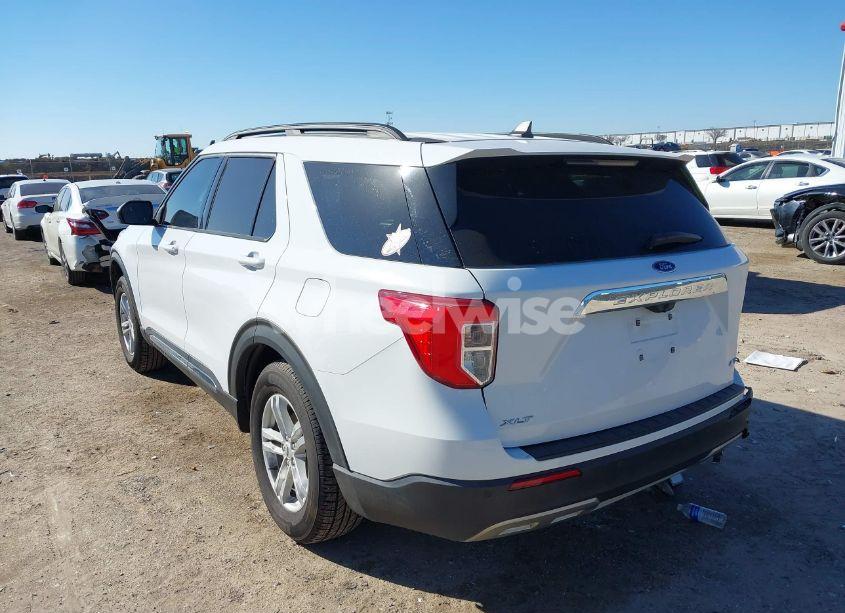 Photo 3 of 2021 Ford Explorer XLT (VIN 1FMSK8DH1MGB38673)