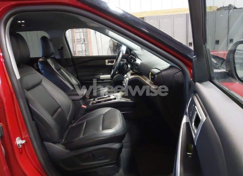 Photo 5 of 2021 Ford Explorer XLT (VIN 1FMSK8DH1MGC42161)