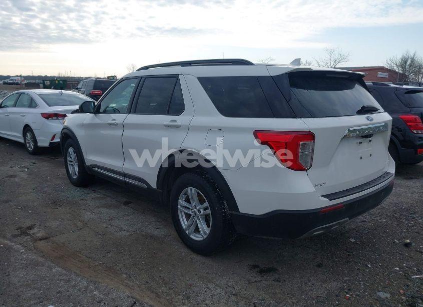 Photo 3 of 2021 Ford Explorer XLT (VIN 1FMSK8DH1MGC43584)